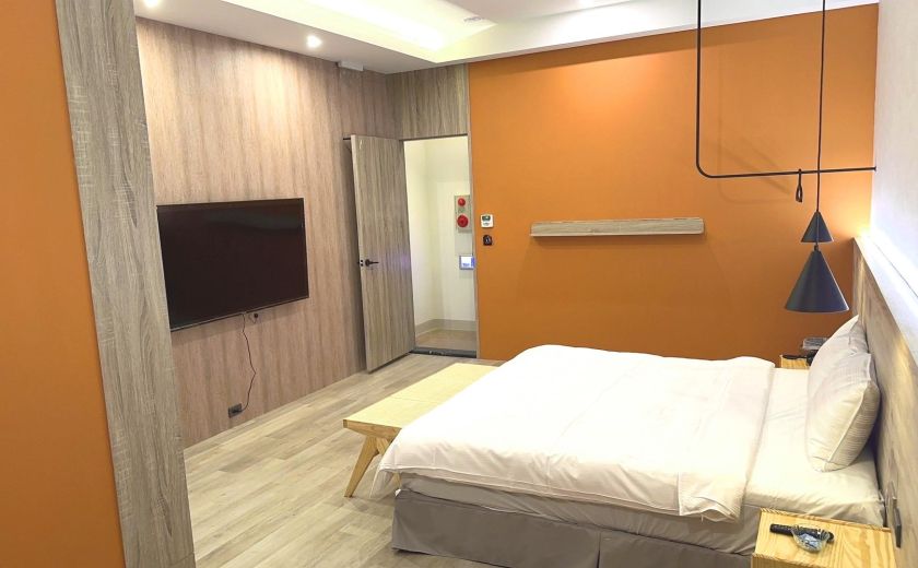 雅薇主題(一大床+雙人床墊) 寵物可住宿